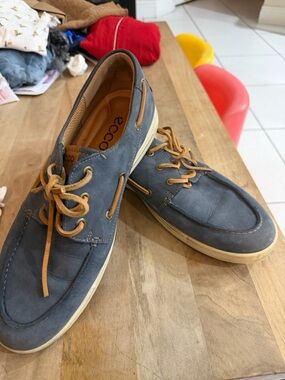 Ecco Men's Blue Nubuck Boat Shoes with Tan Laces